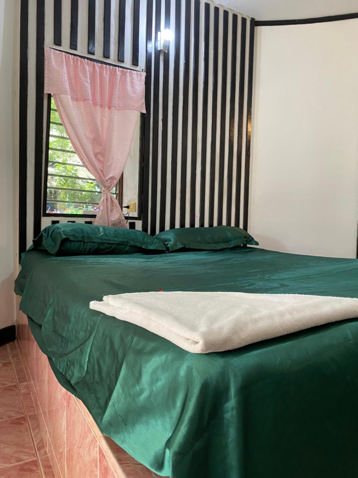Hutofhappiness Apartment ท้องศาลา ภายนอก รูปภาพ