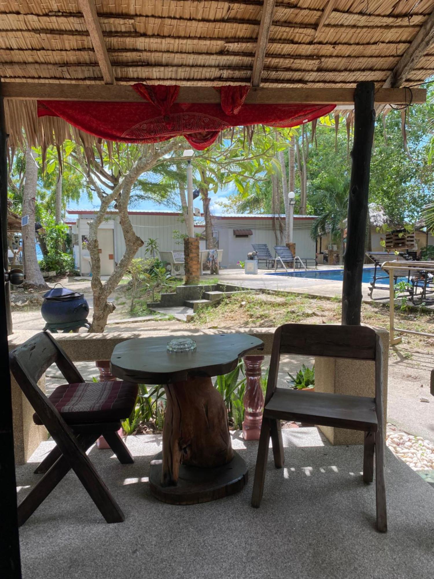 Hutofhappiness Apartment ท้องศาลา ภายนอก รูปภาพ