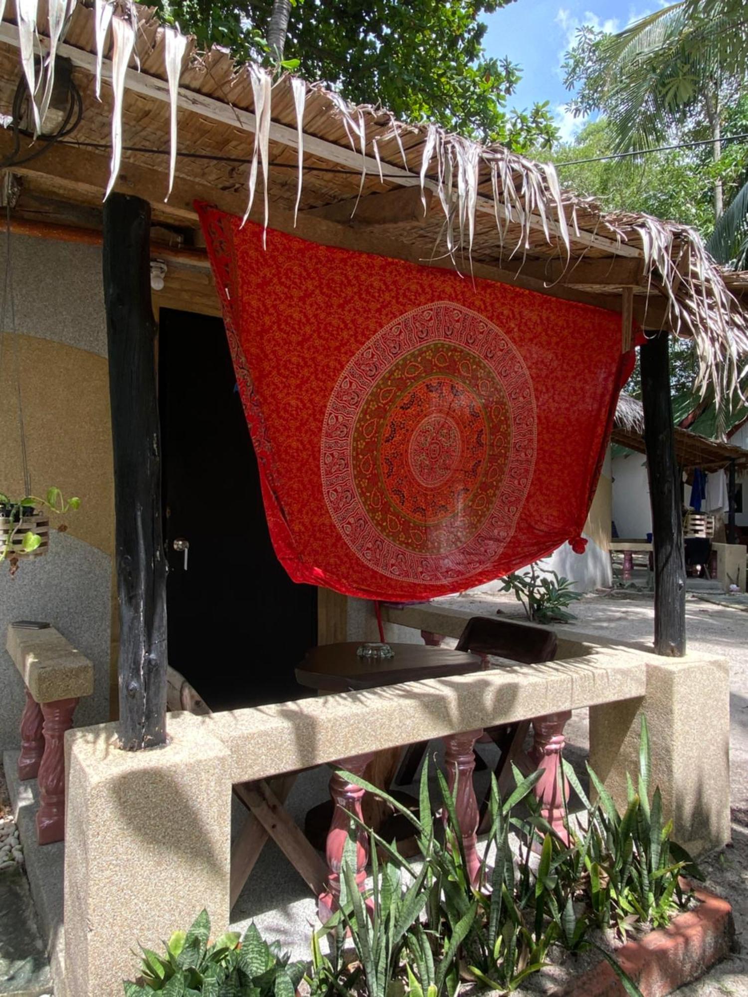 Hutofhappiness Apartment ท้องศาลา ภายนอก รูปภาพ