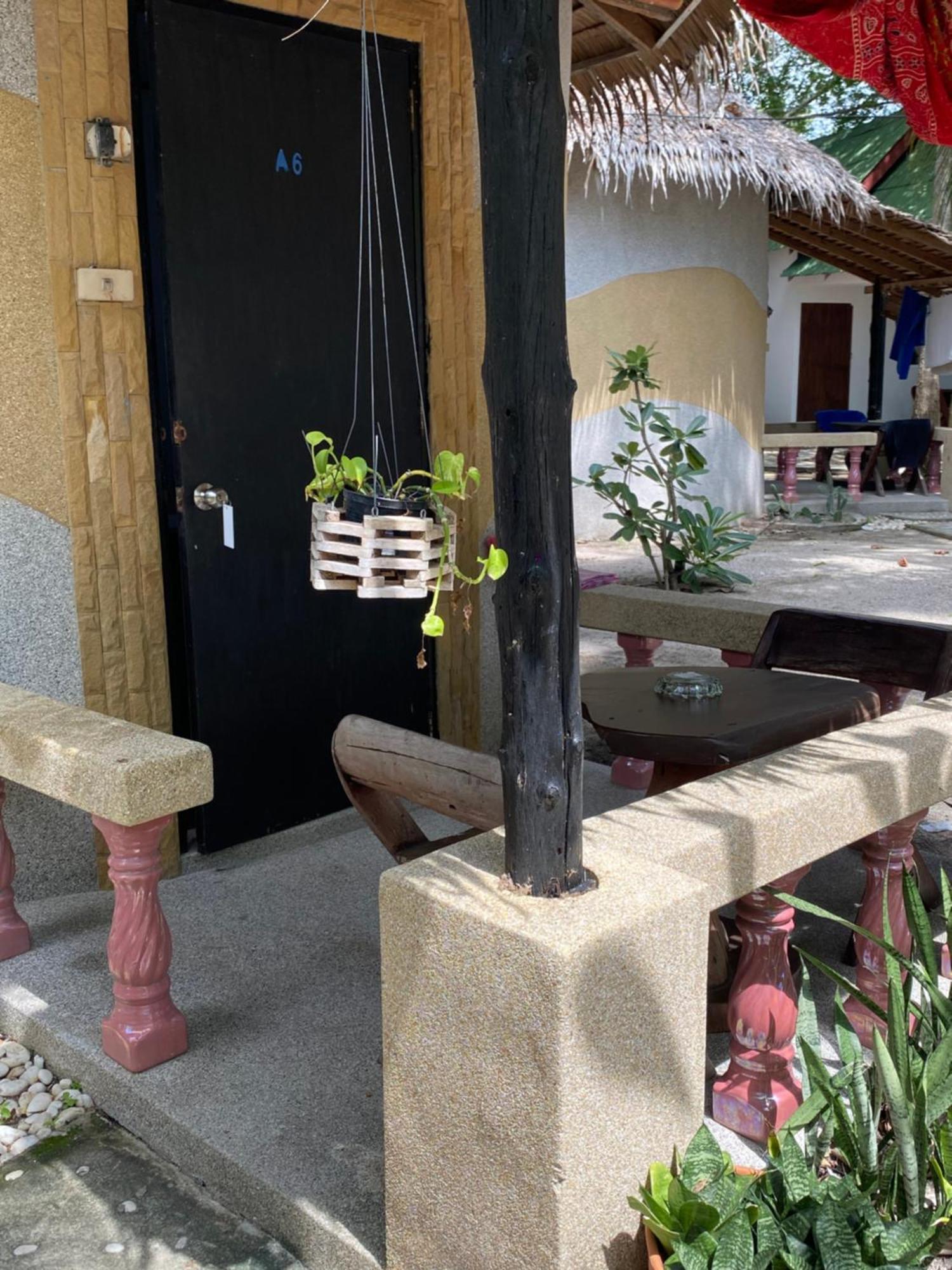 Hutofhappiness Apartment ท้องศาลา ภายนอก รูปภาพ